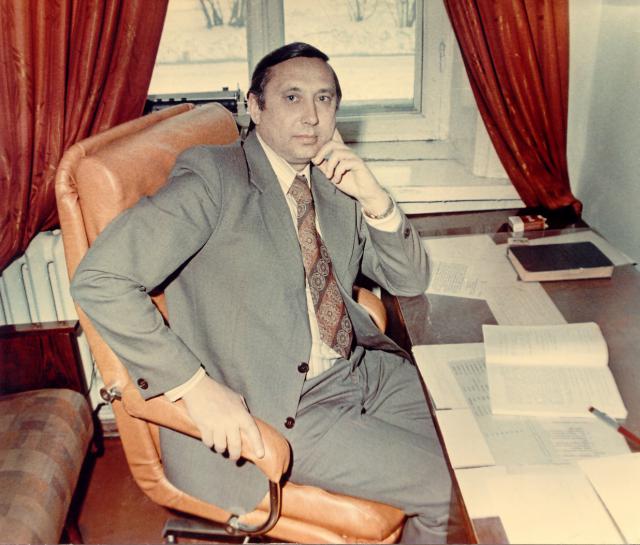 1975 г. К.т.н. А.А. Толстоногов
